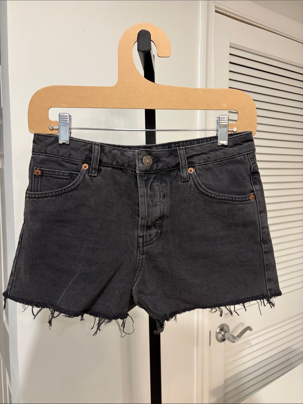 Topshop Mid Rise Ashley Denim Shorts | Black Wash | US 2